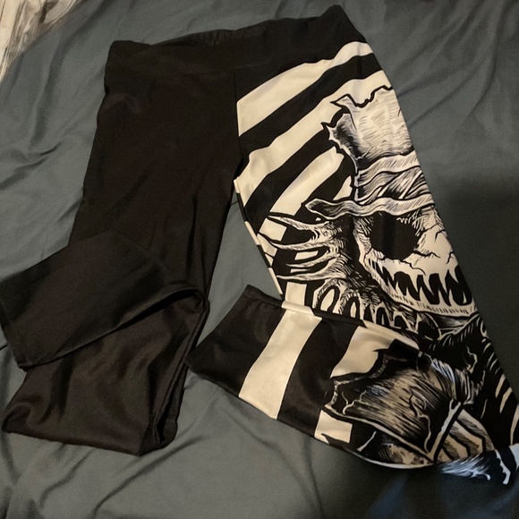 Jack Skellington  Halloween   Leggings . NWT  SIZE  XL .. - Picture 5 of 8